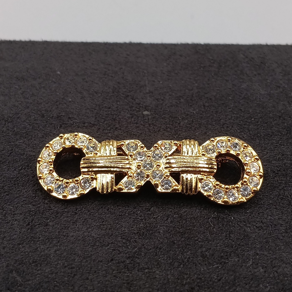 Swarovski Crystal's on Goldtone Hugs and Kisses Brooch